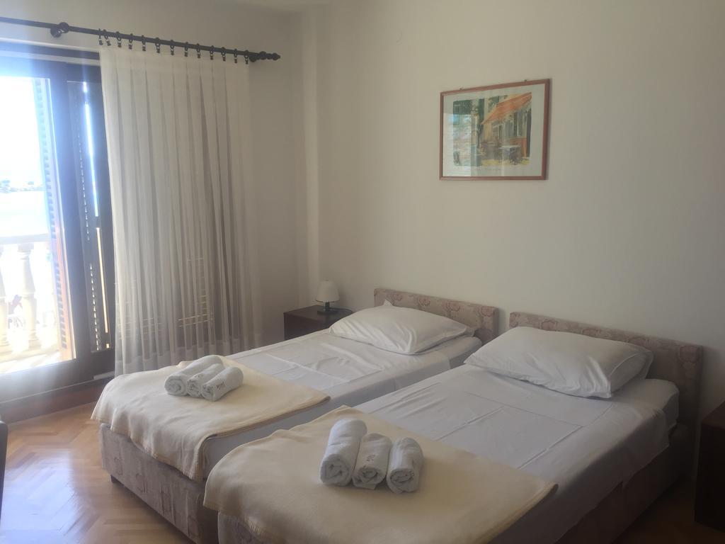 Studio Apartmani Topic Omiš Zewnętrze zdjęcie